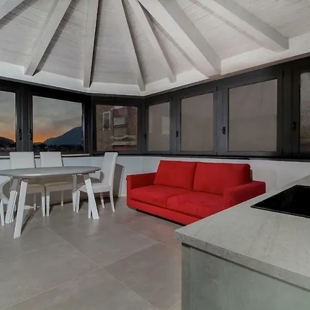 Lake Como Apartments *