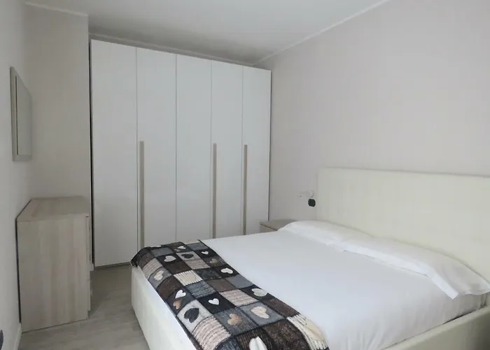 Lake Como Apartments